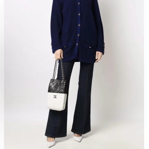 Chanel Black/White Bag - Picture 6 of 7